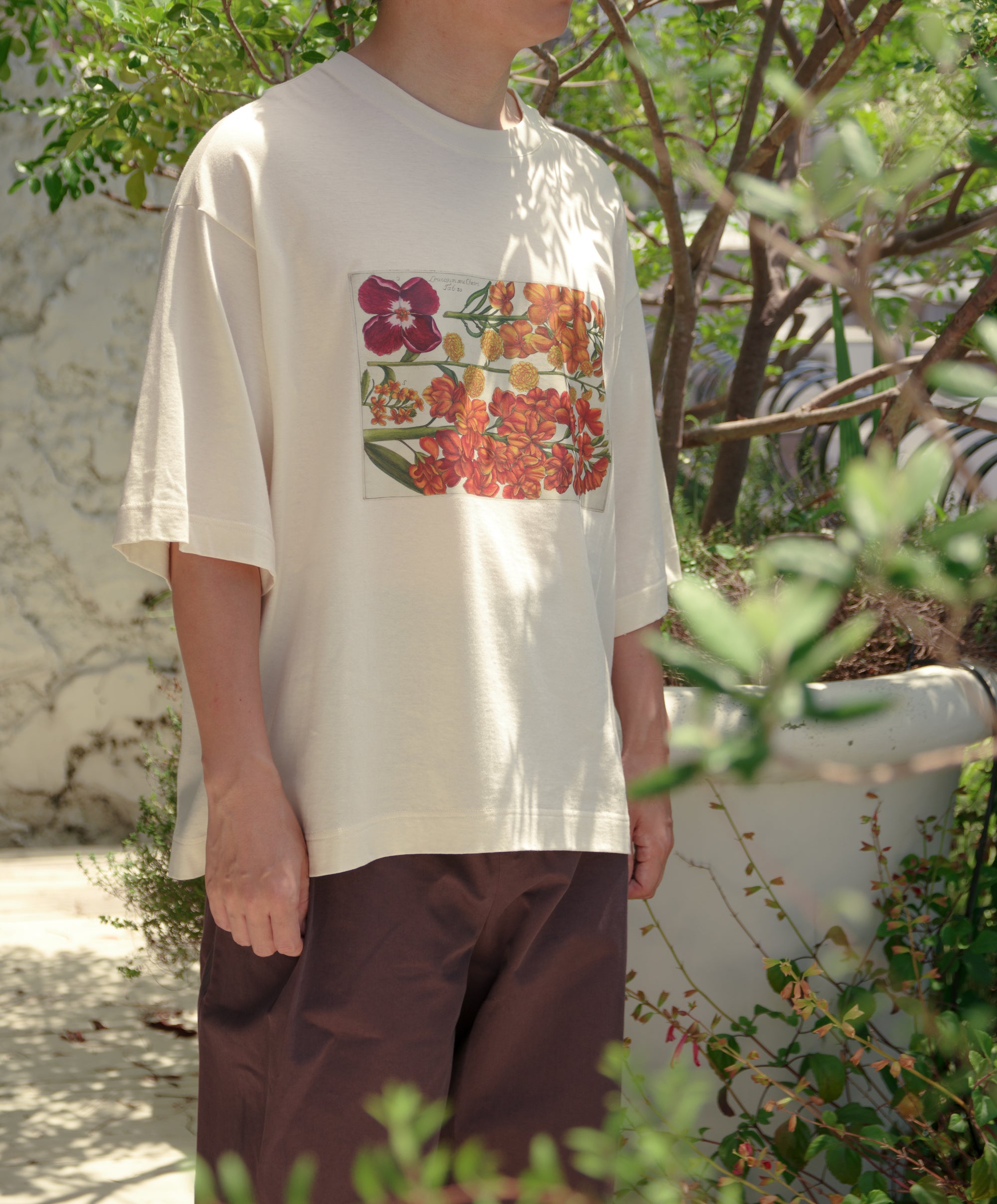 POLLIN Signature 09 worn in soft natural light